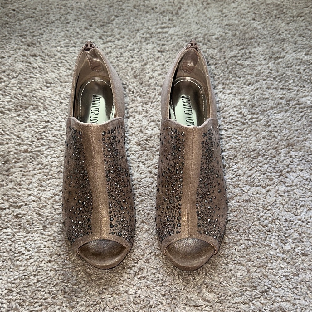 Jennifer Lopez Taupe Peep-Toe Embellished Women's Shoes - brand new condition